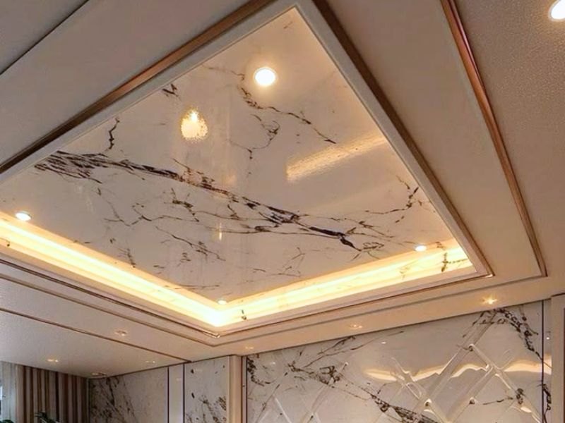 Trần nhựa pvc vân đá thiết kế đi kèm đèn led