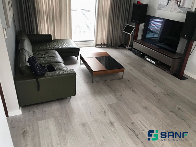sàn nhựa giả gỗ ở phòng khách