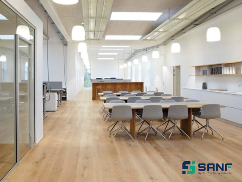 sàn nhựa vân gỗ tự nhiên ở văn phòng