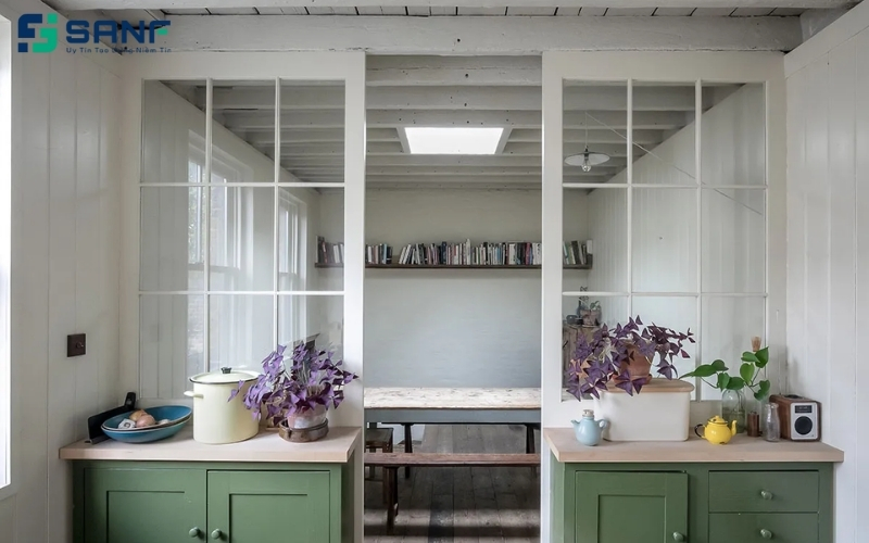 vách phòng bếp và phòng khách bằng kính 