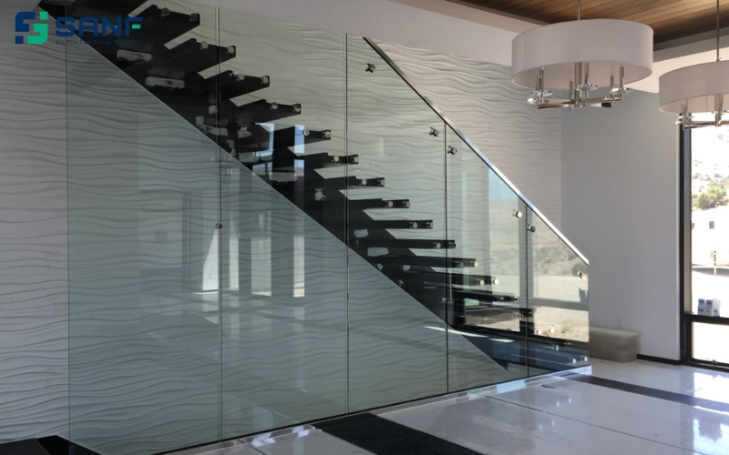 vách ngăn cầu thang bằng kính kết hợp kim loại