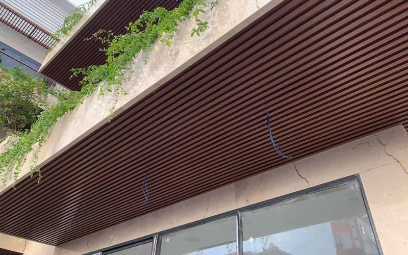trần lam gỗ nhựa có độ bền cao