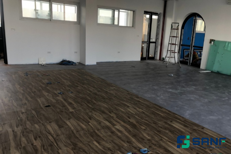 sanf thi công sàn nhựa