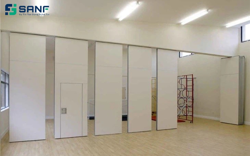 vách nhựa giả gỗ tại showroom