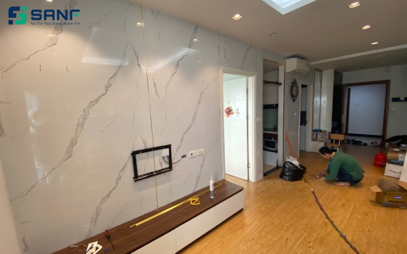 mẫu tấm nhựa ốp tường PVC giả đá phòng khách