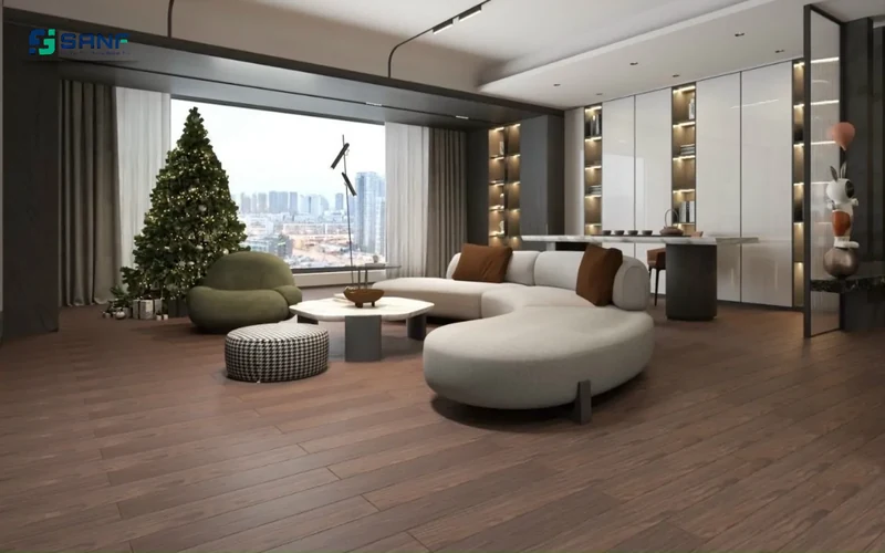 Phòng khách rộng lát sàn nhựa vân óc chó nâu đậm với sofa cong màu trắng và cửa kính lớn